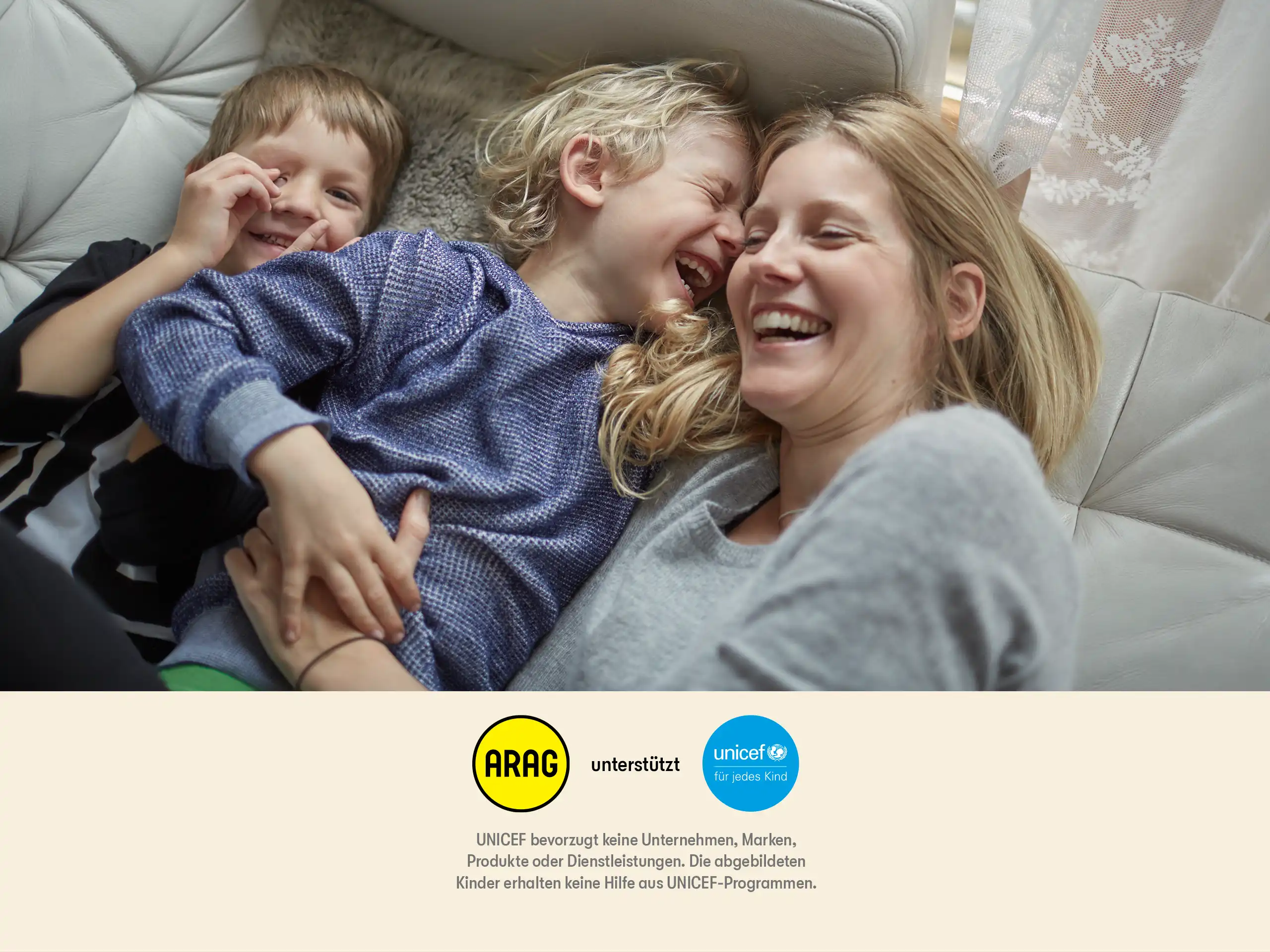 Mutter mit ihren Kindern lachend - Kopfbild für ARAG & UNICEF